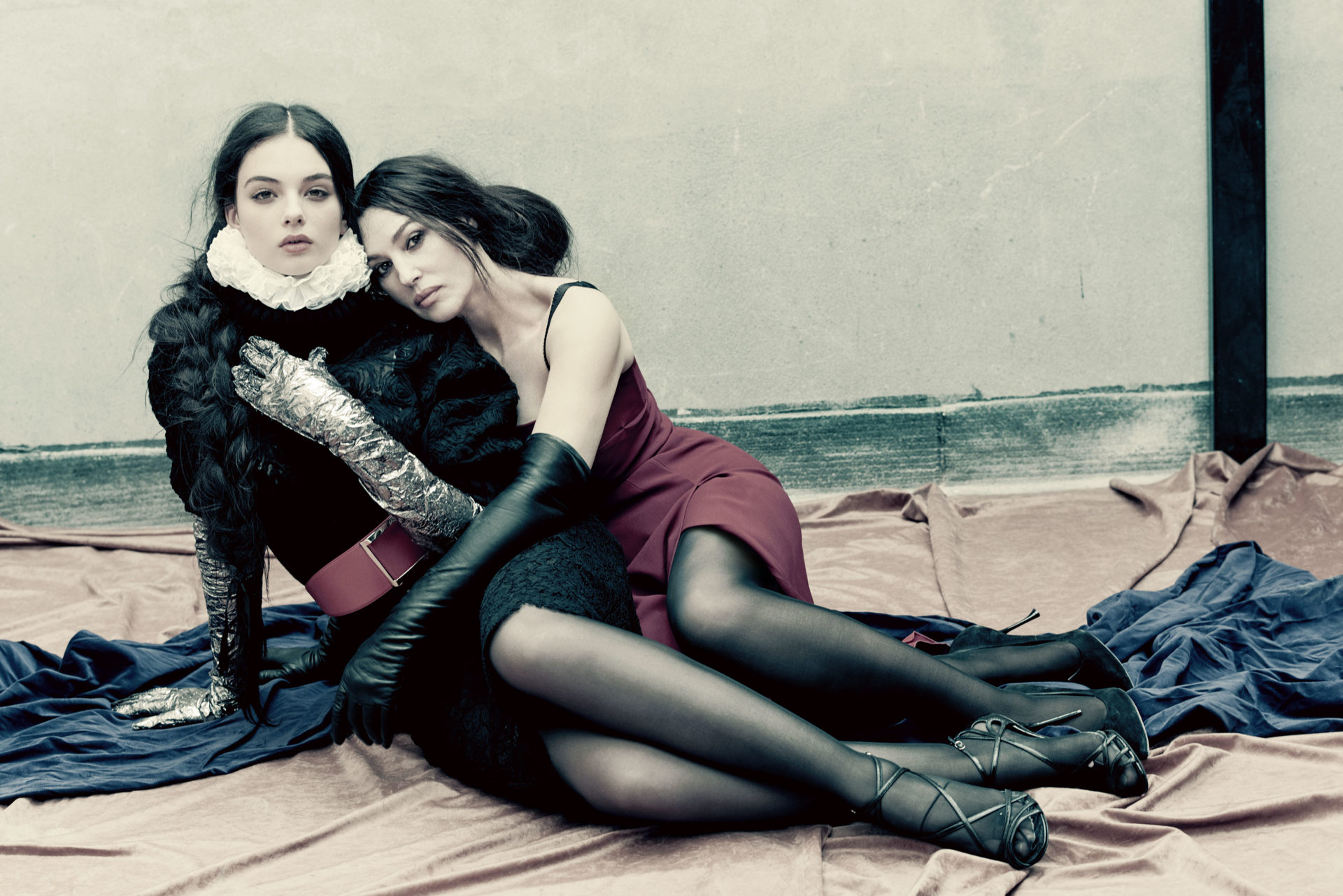 Monica Bellucci And Deva Cassel Vogue Italie Par Paolo Roversi John Nollet 